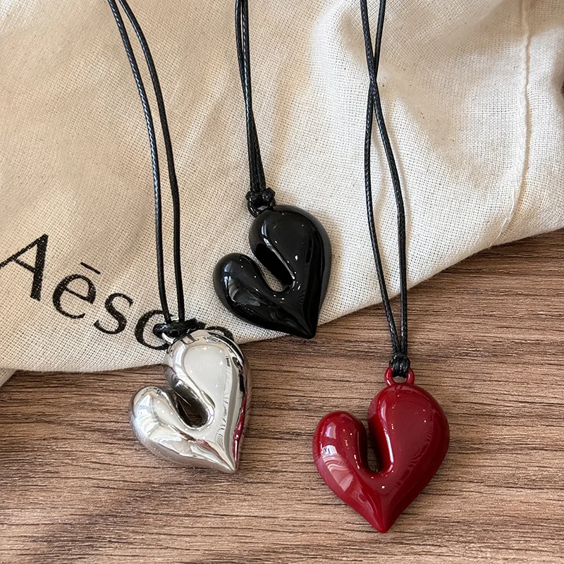 Women'S Fashion In The 80S - LATS Red Heart Pendant Necklace Vintage