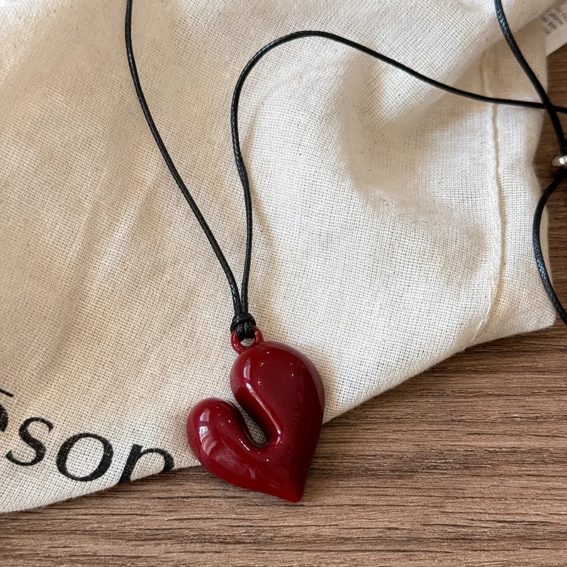 LATS Red Heart Pendant Necklac - Women'S Fashion In The 80S recension och pris